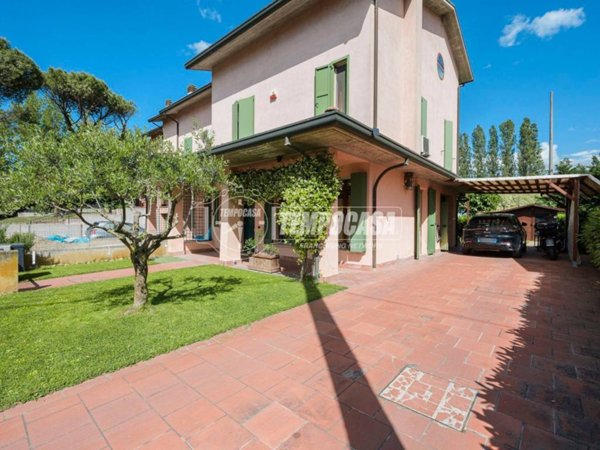casa indipendente in vendita a Massa Lombarda
