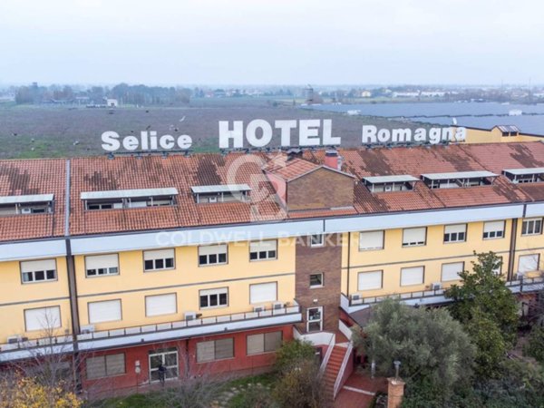 negozio in vendita a Massa Lombarda