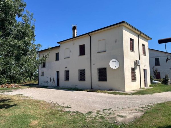 casa indipendente in vendita a Massa Lombarda