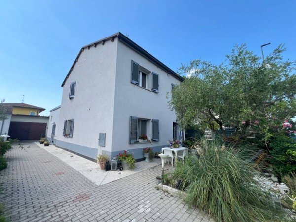 casa indipendente in vendita a Massa Lombarda