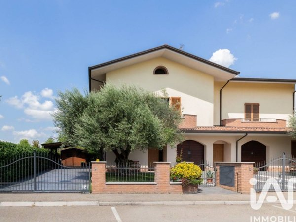 casa indipendente in vendita a Massa Lombarda