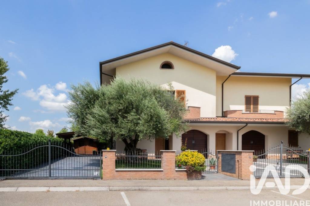 casa indipendente in vendita a Massa Lombarda