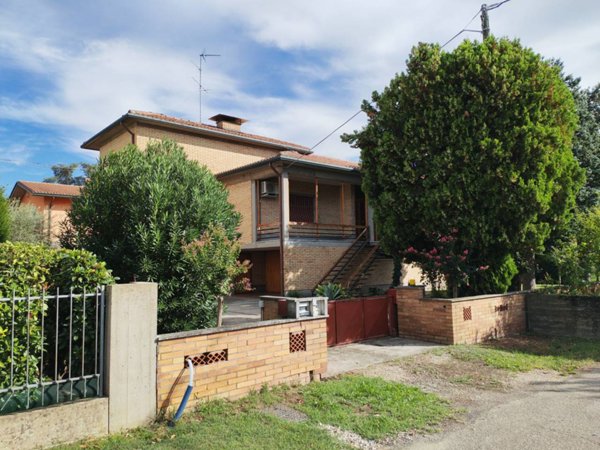 casa indipendente in vendita a Massa Lombarda