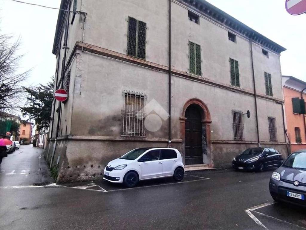 intera palazzina in vendita a Massa Lombarda