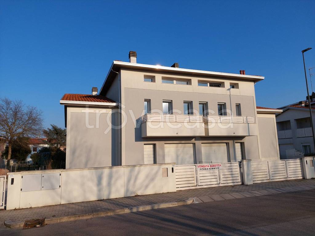 casa indipendente in vendita a Ravenna in zona Fornace Zarattini