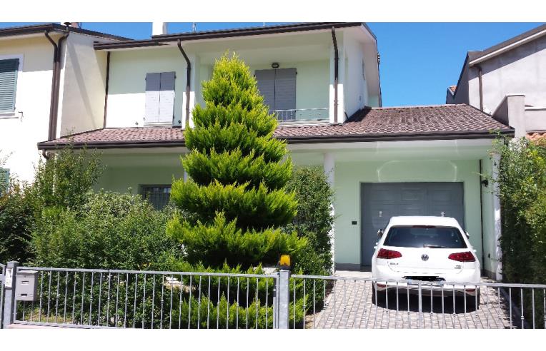casa indipendente in vendita a Ravenna in zona Castiglione di Ravenna