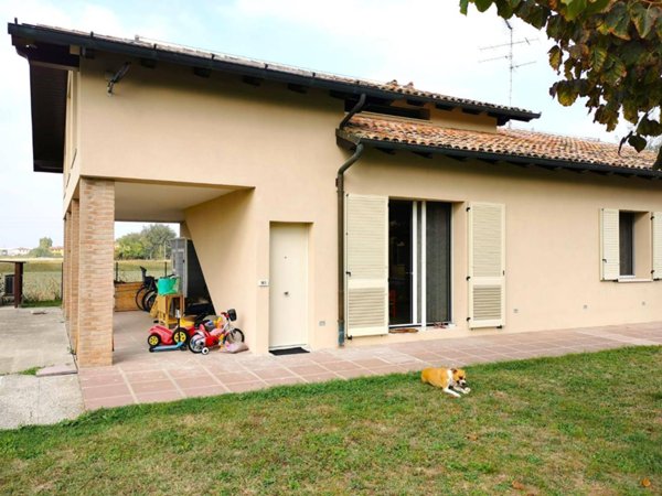 casa indipendente in vendita a Ravenna in zona San Romualdo