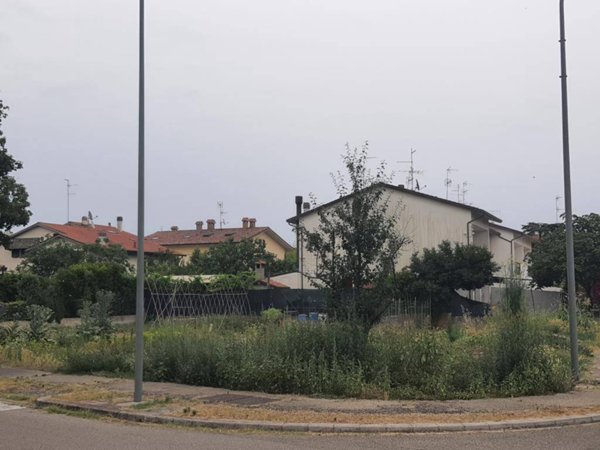 terreno edificabile in vendita a Ravenna in zona Ponte Nuovo