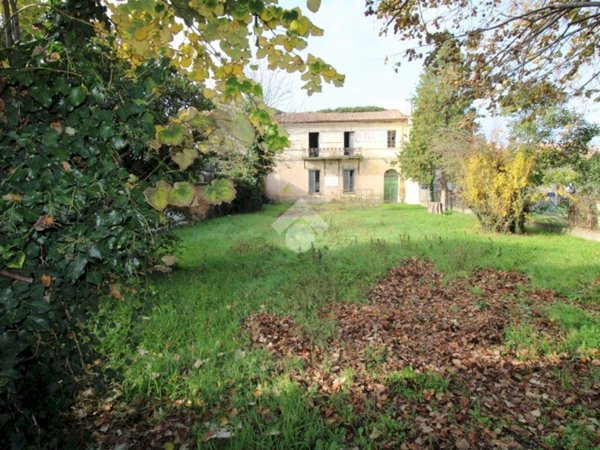 casa indipendente in vendita a Ravenna in zona Ragone