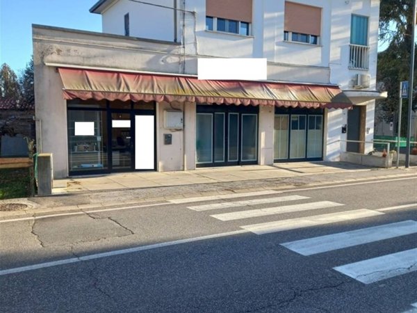 negozio in vendita a Ravenna in zona Piangipane