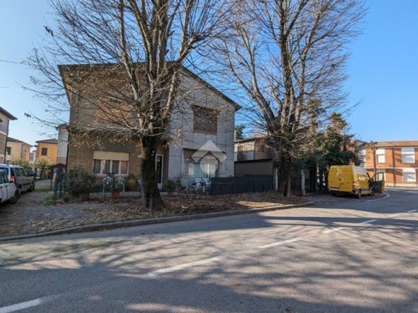 casa indipendente in vendita a Ravenna in zona San Pietro in Vincoli