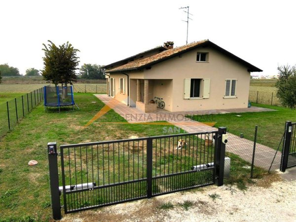 casa indipendente in vendita a Ravenna in zona Centro Storico