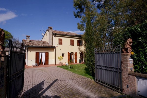 casa indipendente in vendita a Ravenna in zona Castiglione di Ravenna