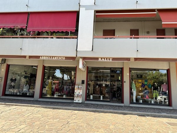 locale commerciale in vendita a Ravenna in zona Centro Storico