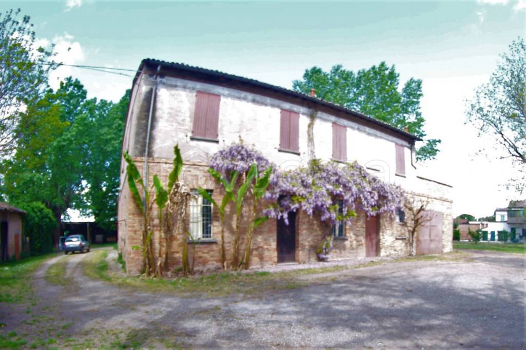 casa indipendente in vendita a Ravenna in zona Coccolia