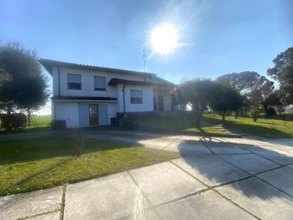 casa indipendente in vendita a Ravenna in zona Castiglione di Ravenna