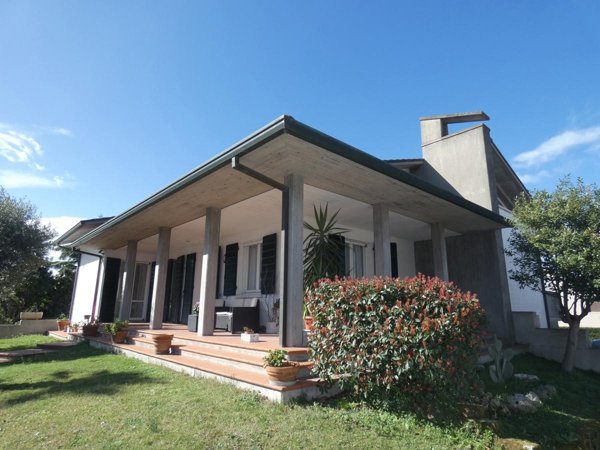 casa indipendente in vendita a Ravenna in zona Ragone