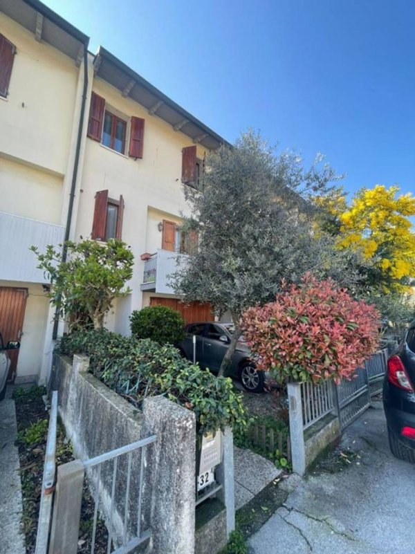casa indipendente in vendita a Ravenna in zona Classe