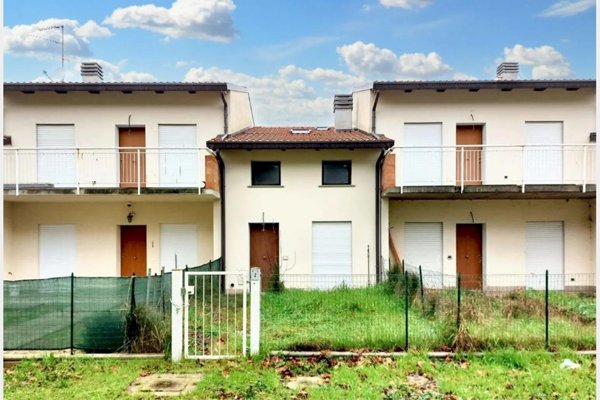casa indipendente in vendita a Ravenna in zona Lido Adriano