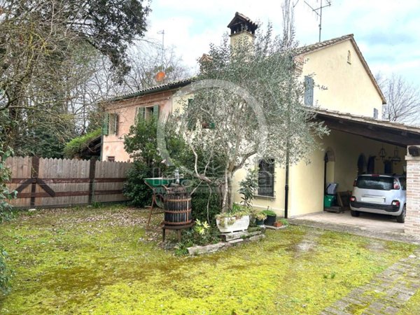 casa indipendente in vendita a Ravenna in zona Castiglione di Ravenna