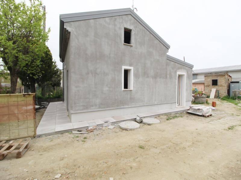 casa indipendente in vendita a Ravenna in zona Savarna / Conventello