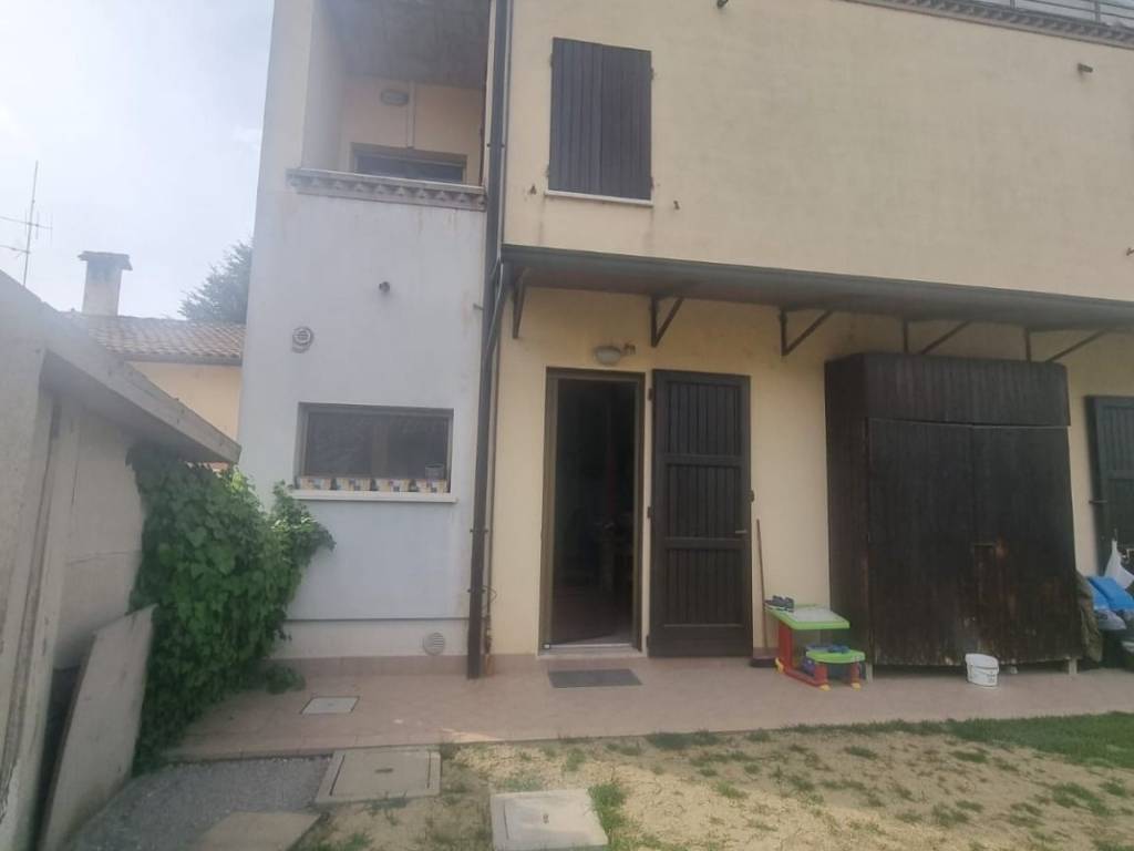 casa indipendente in vendita a Ravenna in zona San Pietro in Vincoli