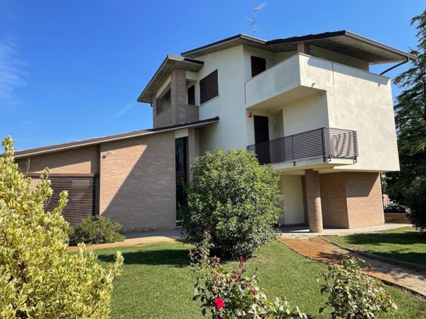 casa indipendente in vendita a Ravenna in zona San Pietro in Vincoli