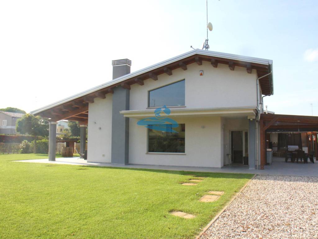 casa indipendente in vendita a Ravenna in zona Savarna / Conventello