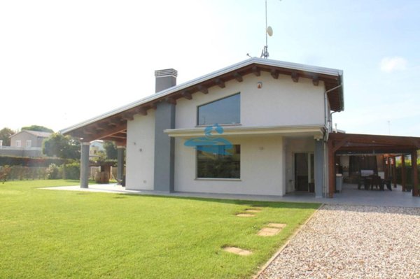 casa indipendente in vendita a Ravenna in zona Savarna / Conventello