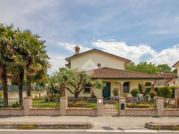 casa indipendente in vendita a Ravenna in zona Santerno