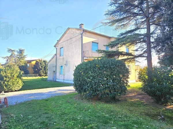 casa indipendente in vendita a Ravenna in zona Madonna dell'Albero