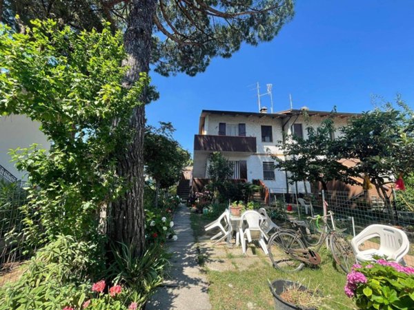 casa indipendente in vendita a Ravenna in zona Lido Adriano