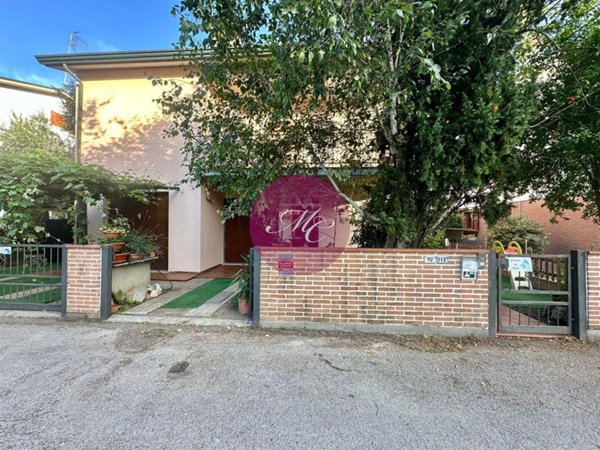 casa indipendente in vendita a Ravenna