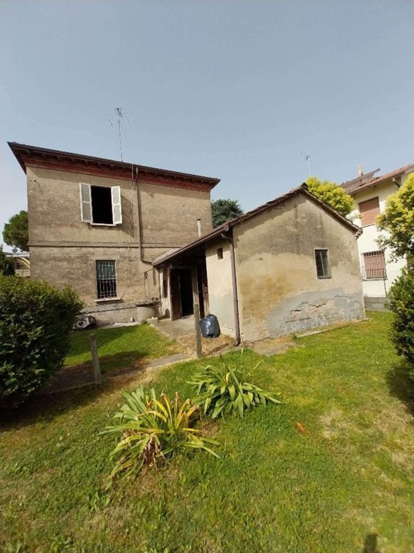 casa indipendente in vendita a Ravenna in zona Mezzano