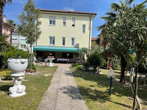 casa indipendente in vendita a Ravenna in zona Centro Storico