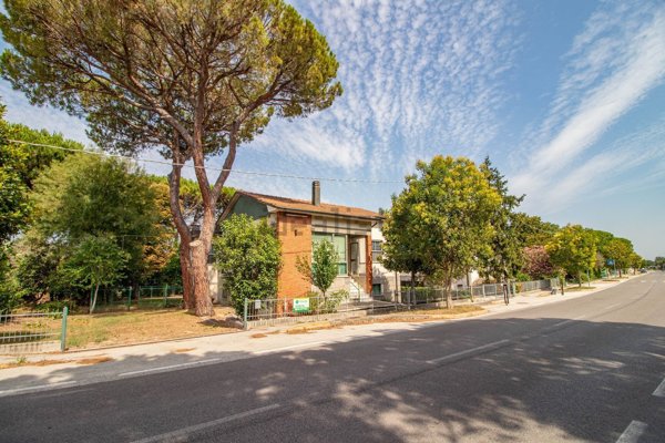 casa indipendente in vendita a Ravenna in zona Castiglione di Ravenna