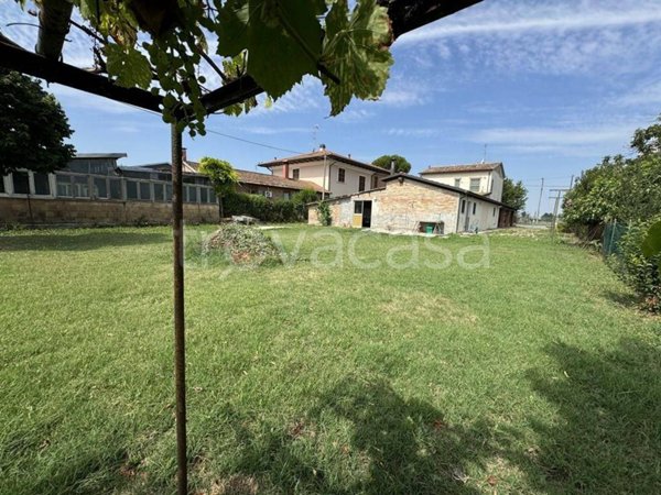 casa indipendente in vendita a Ravenna in zona San Pietro in Vincoli