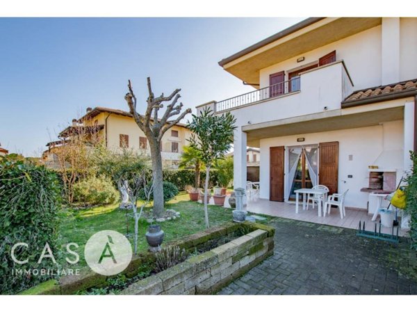 casa indipendente in vendita a Ravenna in zona Lido di Classe