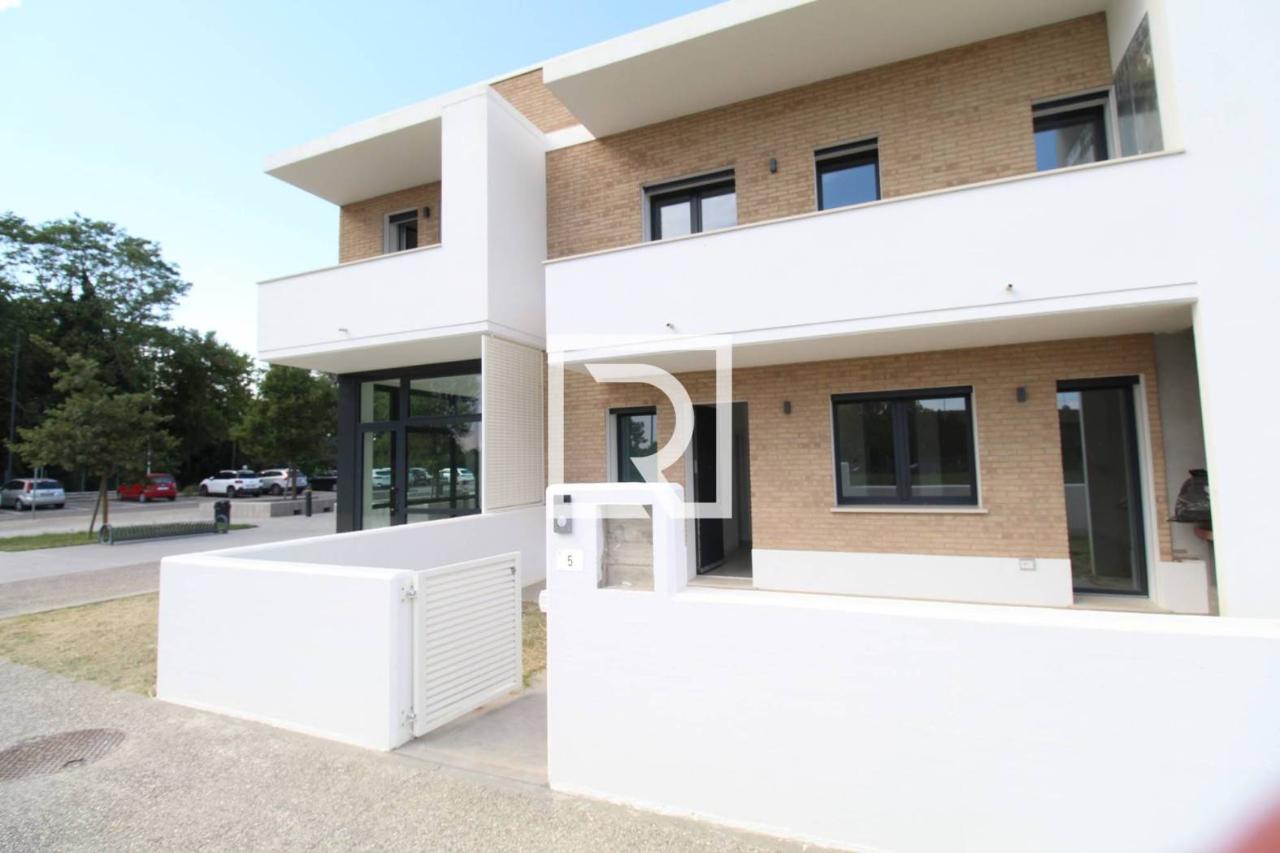 casa indipendente in vendita a Ravenna in zona Ragone