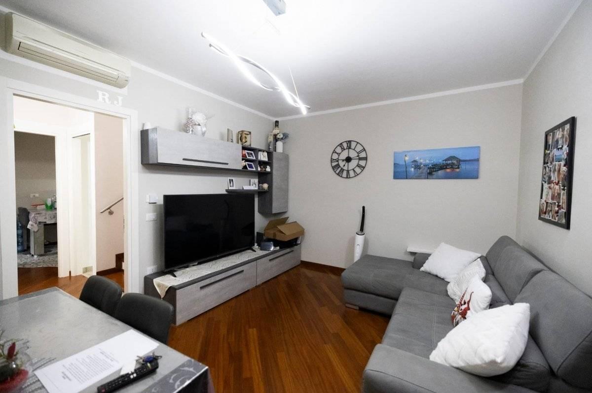 casa indipendente in vendita a Ravenna in zona Ragone