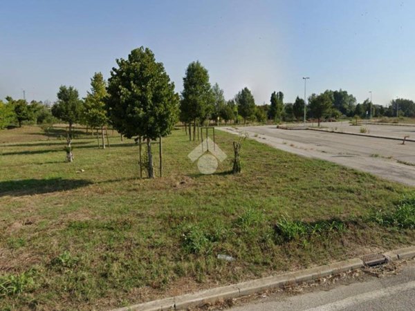 terreno edificabile in vendita a Ravenna in zona Fosso Ghiaia