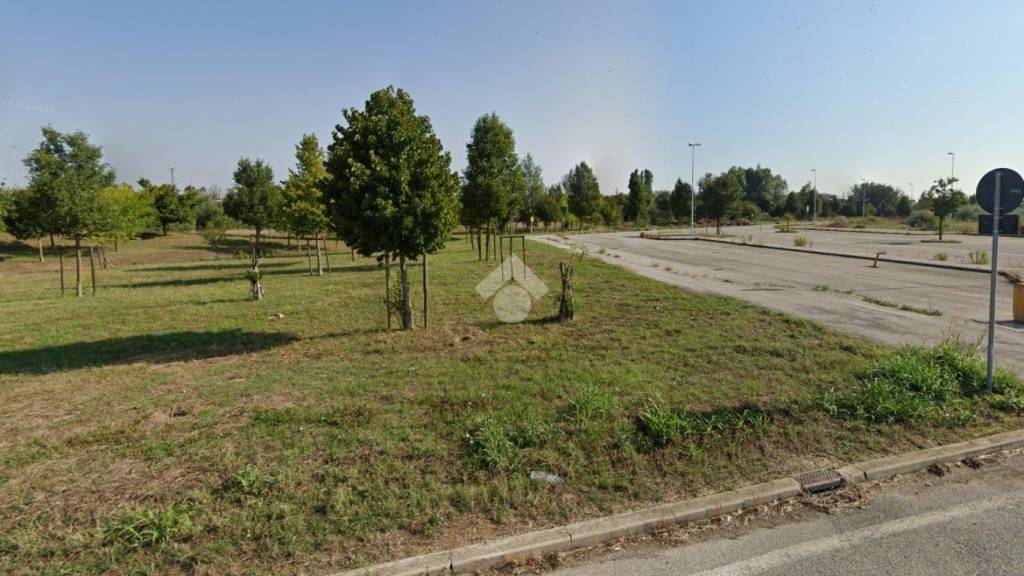 terreno edificabile in vendita a Ravenna in zona Fosso Ghiaia