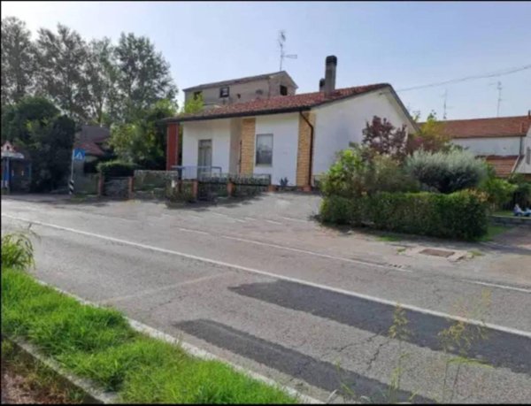 casa indipendente in vendita a Ravenna in zona Santerno