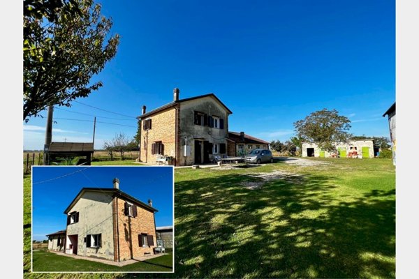 casa indipendente in vendita a Ravenna in zona Mezzano