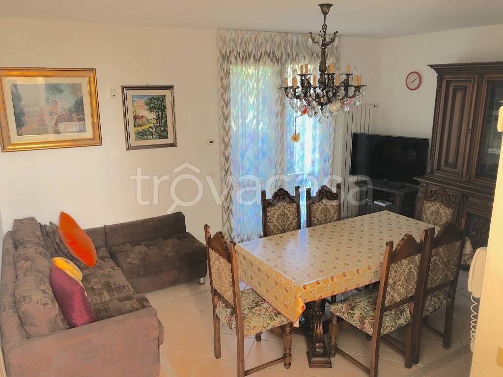 casa indipendente in vendita a Ravenna in zona Casal Borsetti