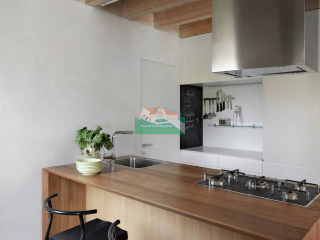casa indipendente in vendita a Ravenna in zona Santo Stefano