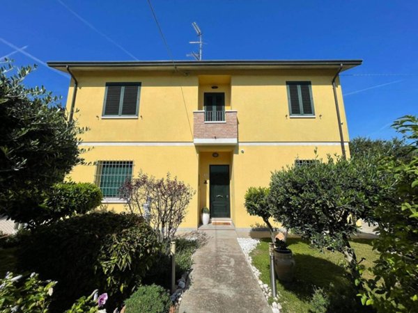 casa indipendente in vendita a Ravenna in zona Madonna dell'Albero