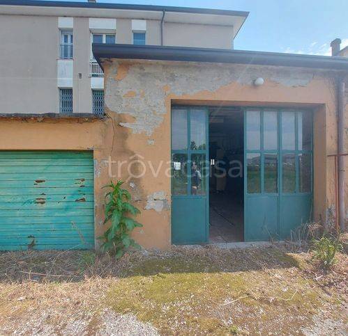 locale commerciale in vendita a Ravenna