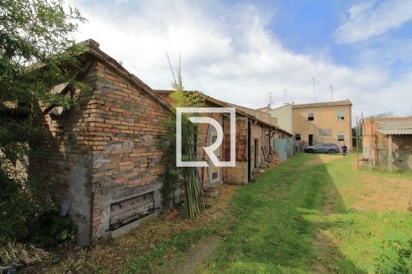 casa indipendente in vendita a Ravenna in zona Sant'Alberto