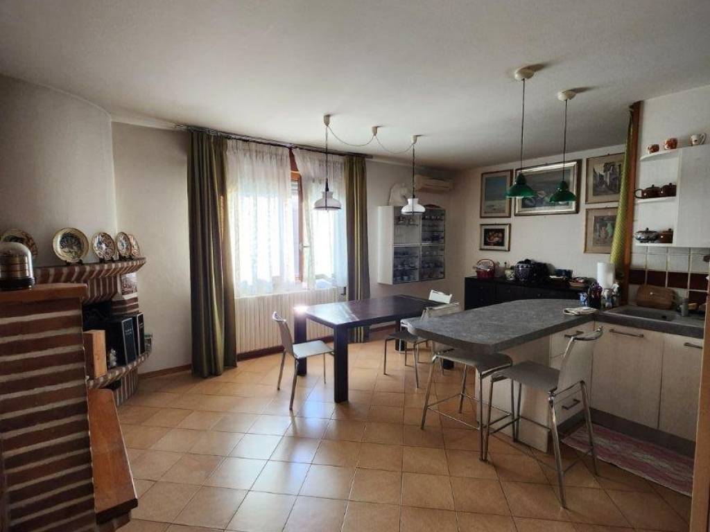 casa indipendente in vendita a Ravenna in zona Centro Storico